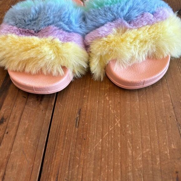 Iris C Furry Slides Faux Fur Rainbow Plush Pink Slipper Size 11 - Picture 5 of 10